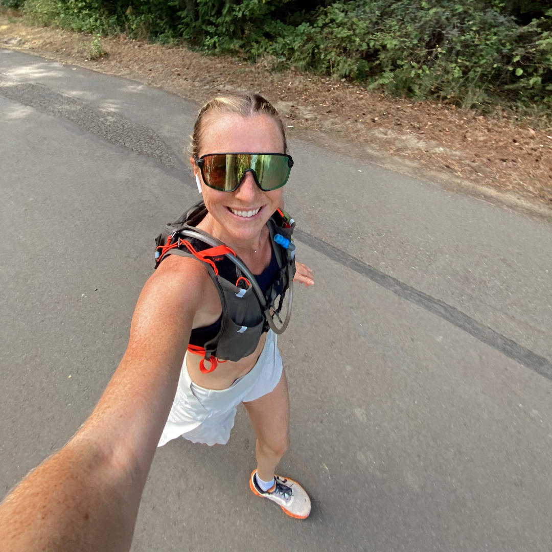 Selfie of marathon runner and NICU night shift nurse Emma Davitt running outside